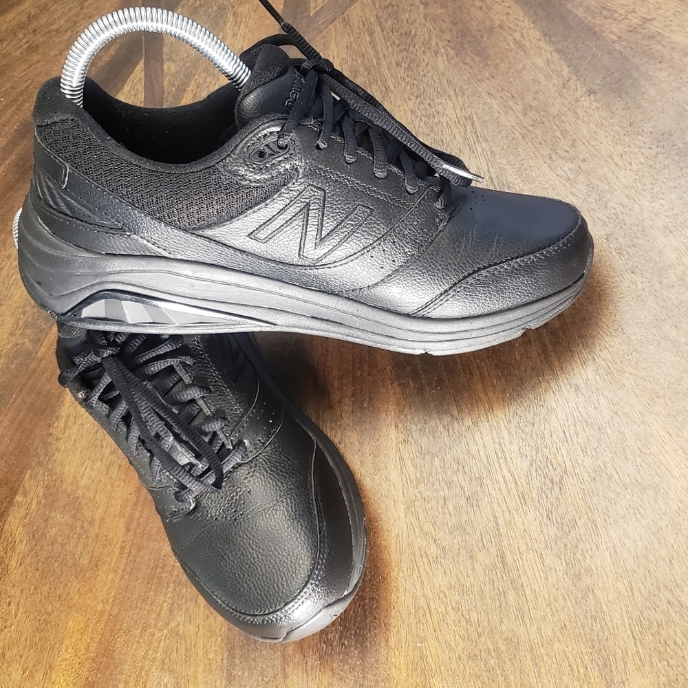 New Balance Black Athletic Shoes Size 8 - Picture 4 of 15